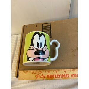 Disney Monogram 10oz Goofy coffee cup mug